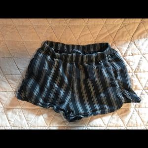 BRANDY MELVILLE STRIPED SHORTS